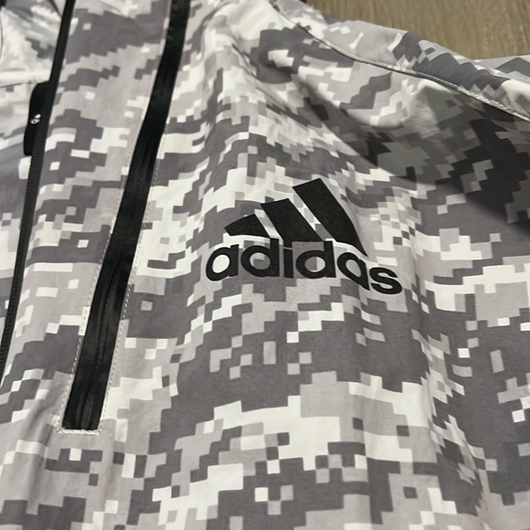 Mens Adidas size small wind breaker light jacket - Picture 4 of 9